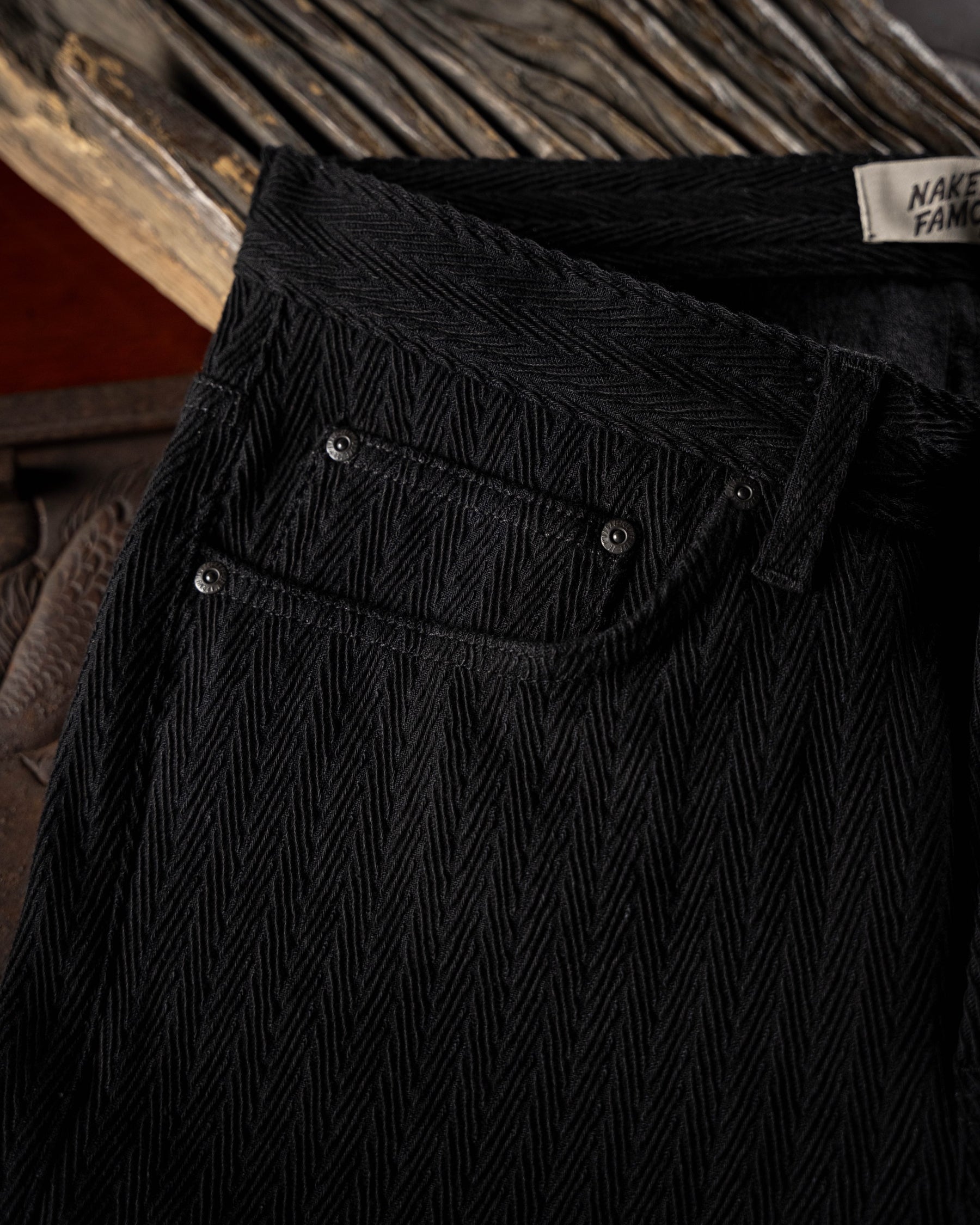 Black Sugiaya: The Distinctive V, Recast in Black
