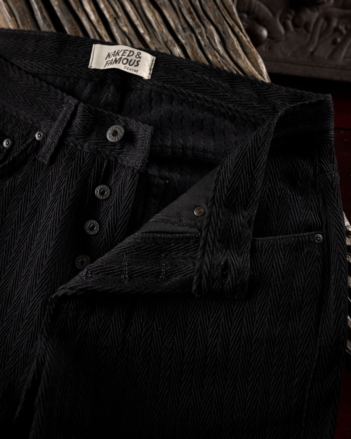 Black Sugiaya: The Distinctive V, Recast in Black