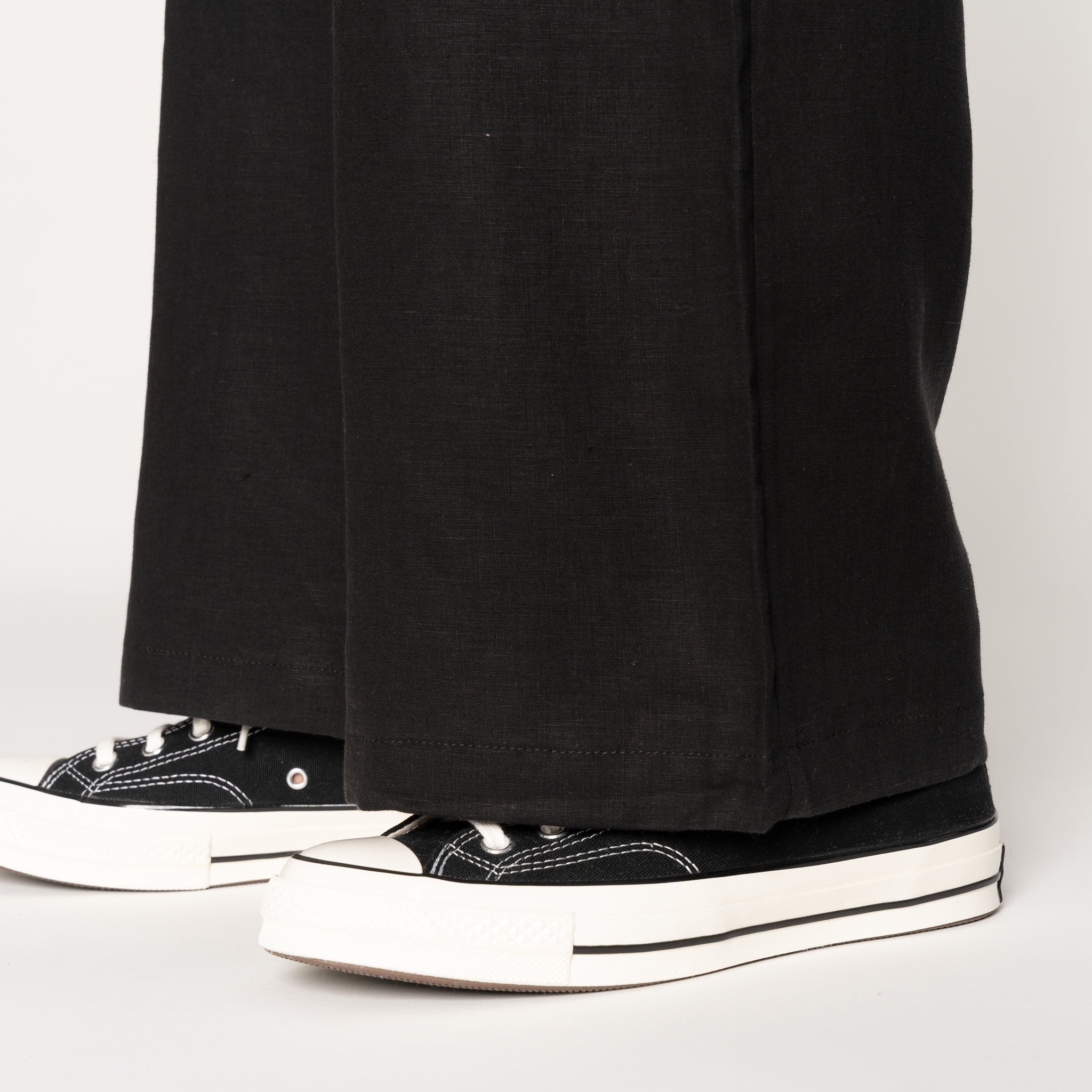 Relaxed Pleated Trouser - French Linen Fine Canvas - Black | Naked